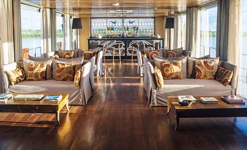 Amazon cruise Aria lounge