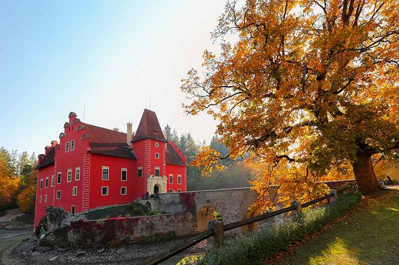 Castles in Czech Republic list Cervena Lhota Castle