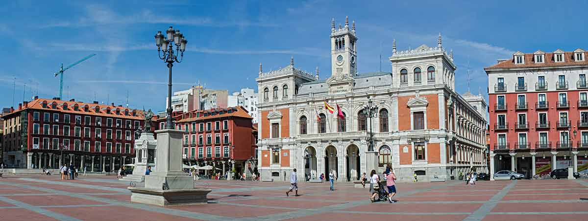 Day trips from Madrid to Valladolid colourful buildings in plaza mayor