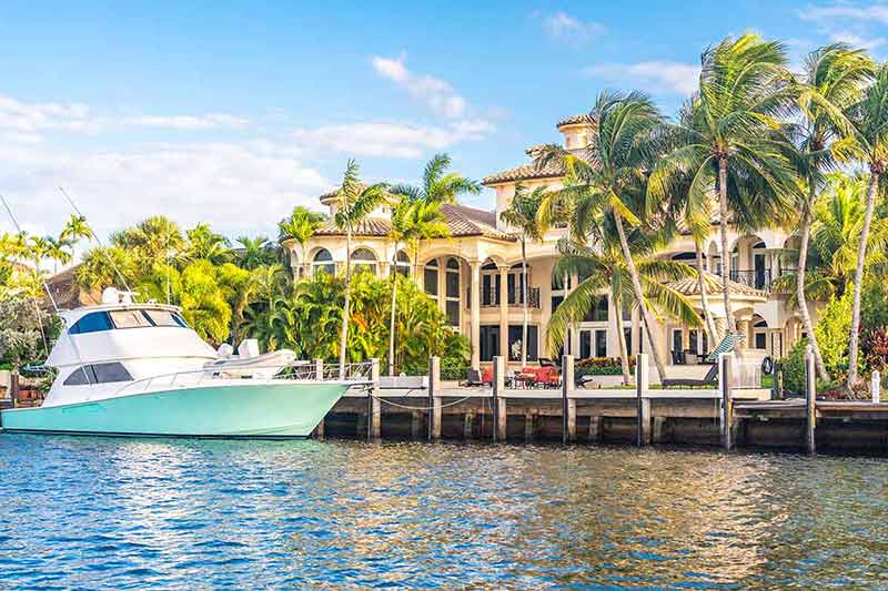 Day trips from Miami to Fort Lauderdale luxury waterfront house in Fort Lauderdale