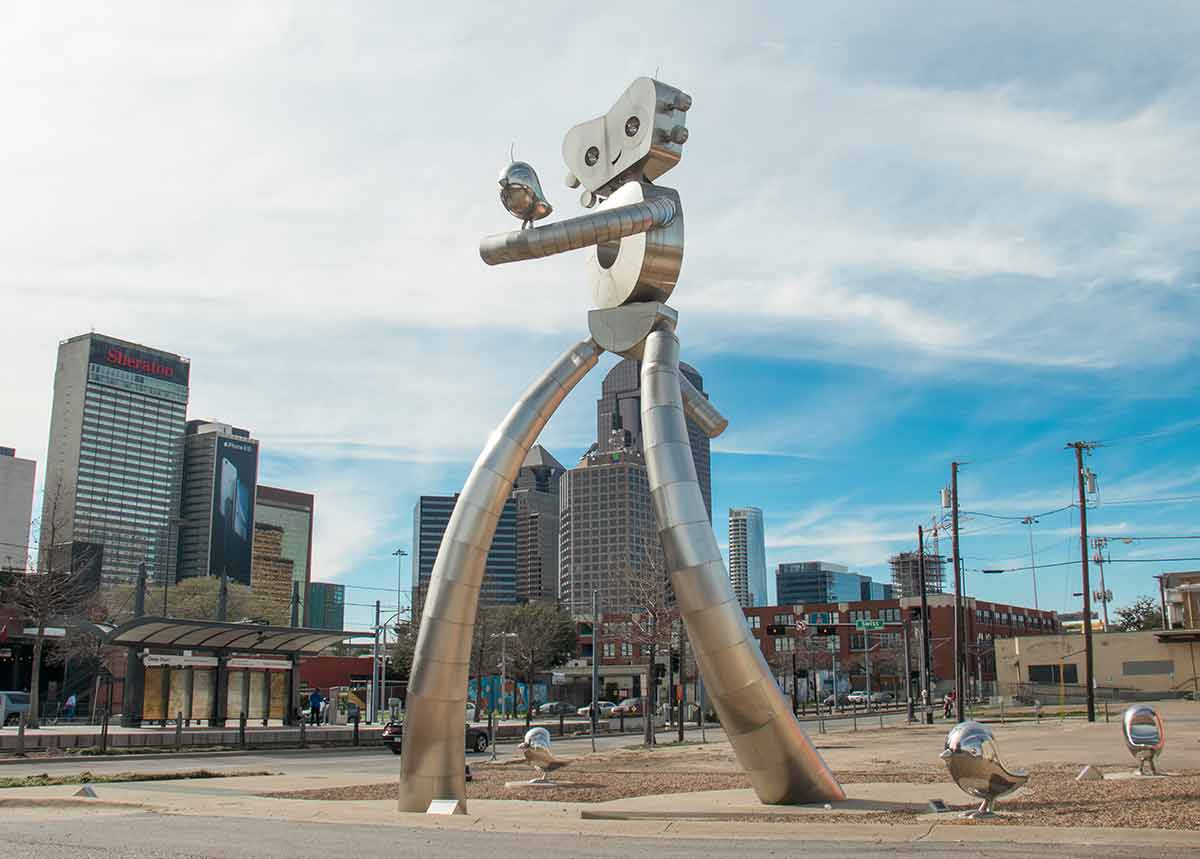 Downtown Dallas Landmarks The Traveling Man