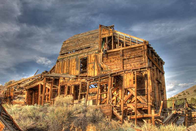 Ghost towns in California run down Chemung Mine