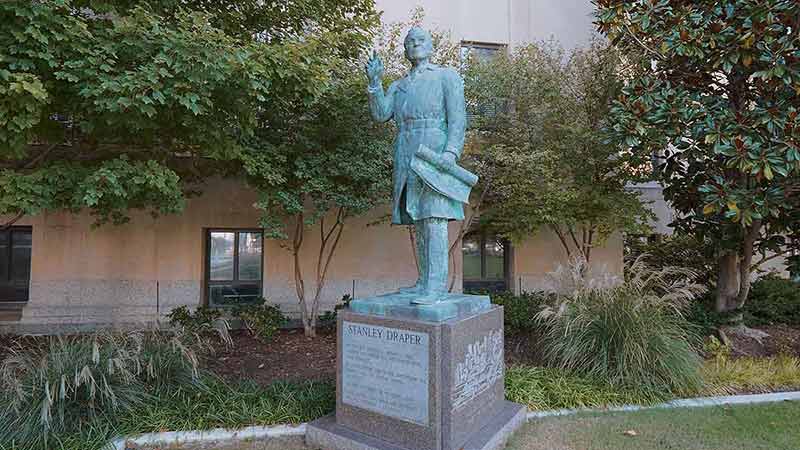 Historic landmarks in Oklahoma Stanley Draper statue