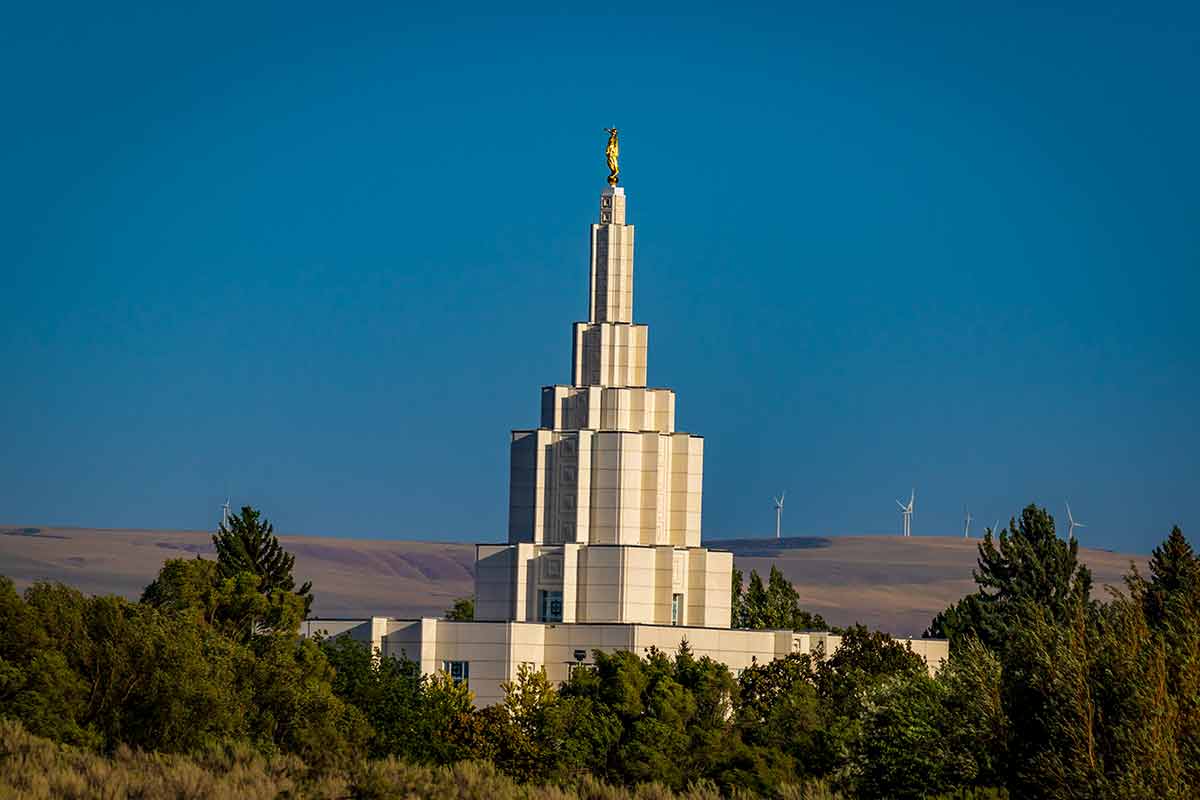 Landmarks in Idaho Mormon Temple in Idaho Falls