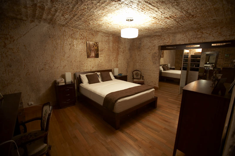 a bedroom underground - things to do in coober pedy