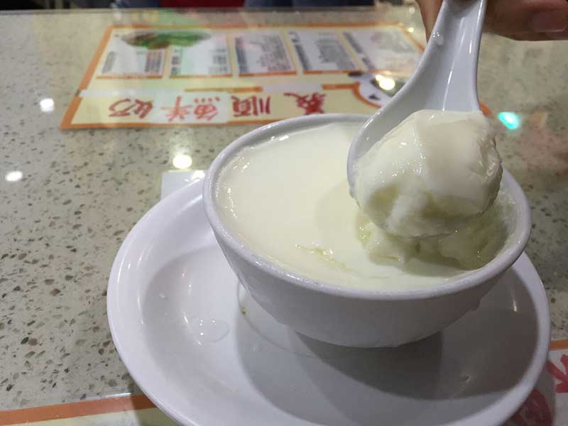 Milk pudding at Yee Shun