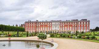 Palaces in London (Hampton Court Palace)