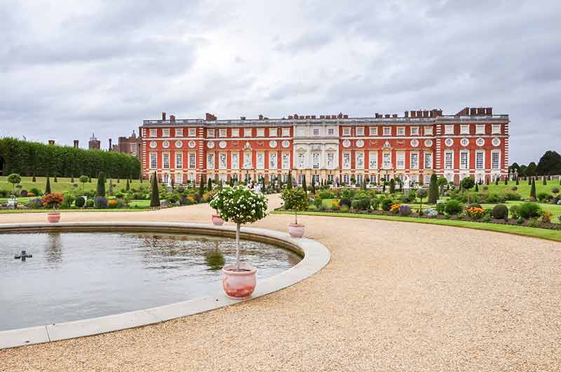 Palaces in London (Hampton Court Palace)