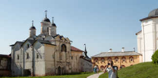 st petersburg ro moscow
