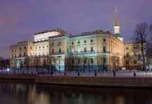 15 Spectacular Palaces In Russia That Redefine Luxury St Michael's Castle in Russia at night