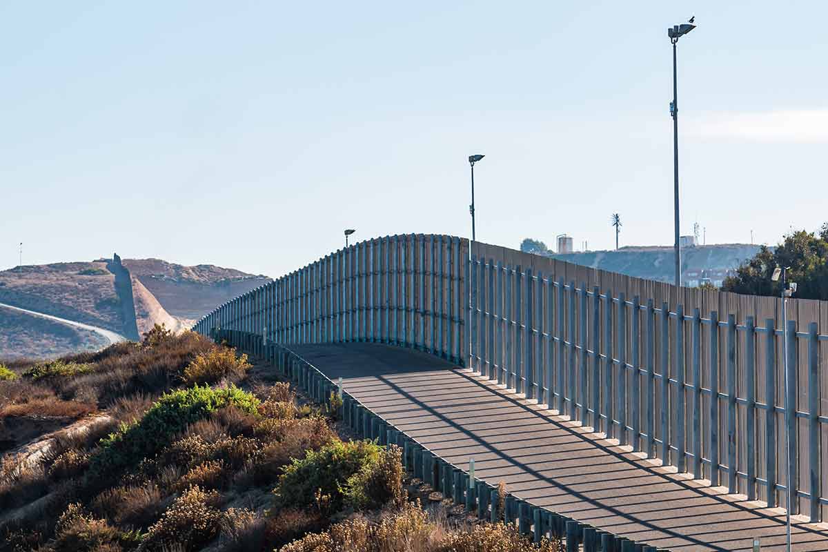 Tijuana wall border crossing