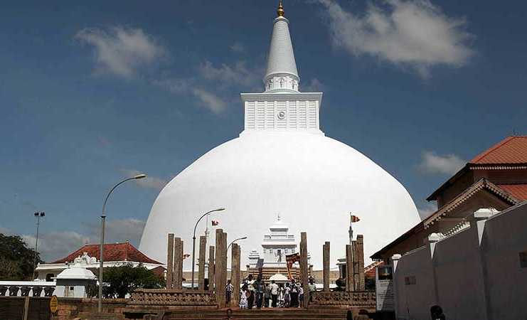 The Ancient City In Sri Lanka Every History Lover Needs To See anuradhapura