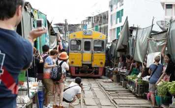 Maeklong Railway Market