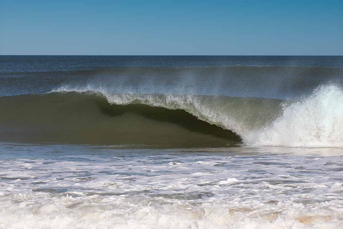 beaches in north carolina map breaking wave at Nags Head