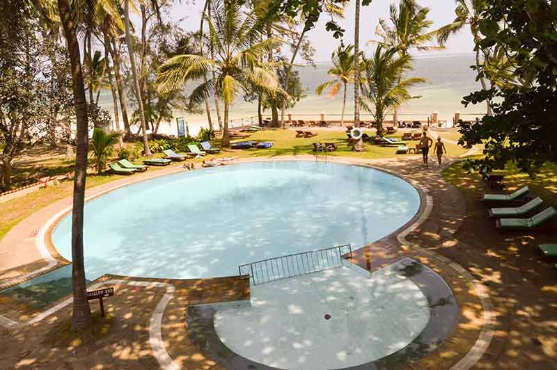 several beaches kenya have resort pools