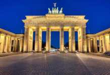 berlin at night brandenburg gate