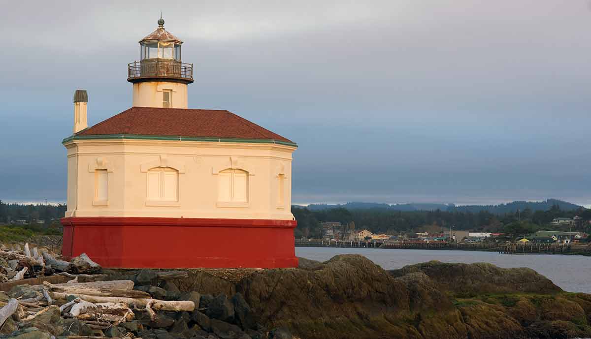 best oregon beaches red and pale orange lighthouse