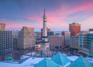 20 Things To Do In Indianapolis Beyond The Speedway best things to do in indianapolis statue in the middle of the square