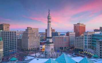 20 Things To Do In Indianapolis Beyond The Speedway best things to do in indianapolis statue in the middle of the square