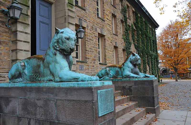 best things to do in princeton nj statues outside Nassau Hall