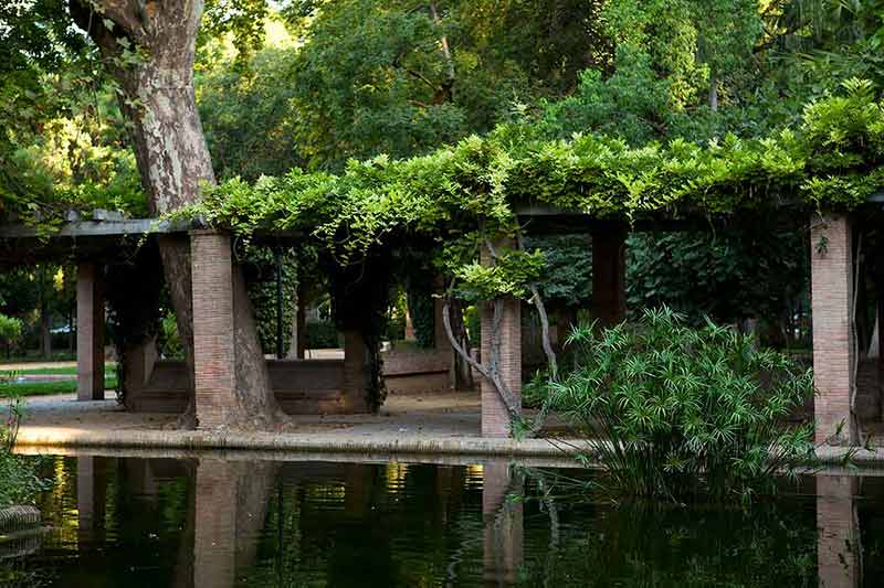 best things to do in seville green trees and lake