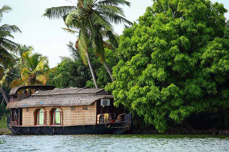 best time to visit India kerala houseboat on the backwaters