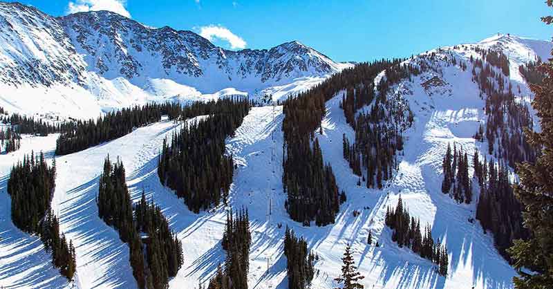 best time to visit colorado to ski slopes on a sunny day