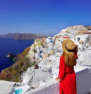 best time to visit greece oia village