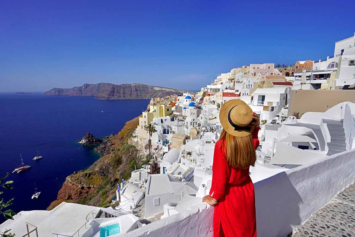 best time to visit greece oia village