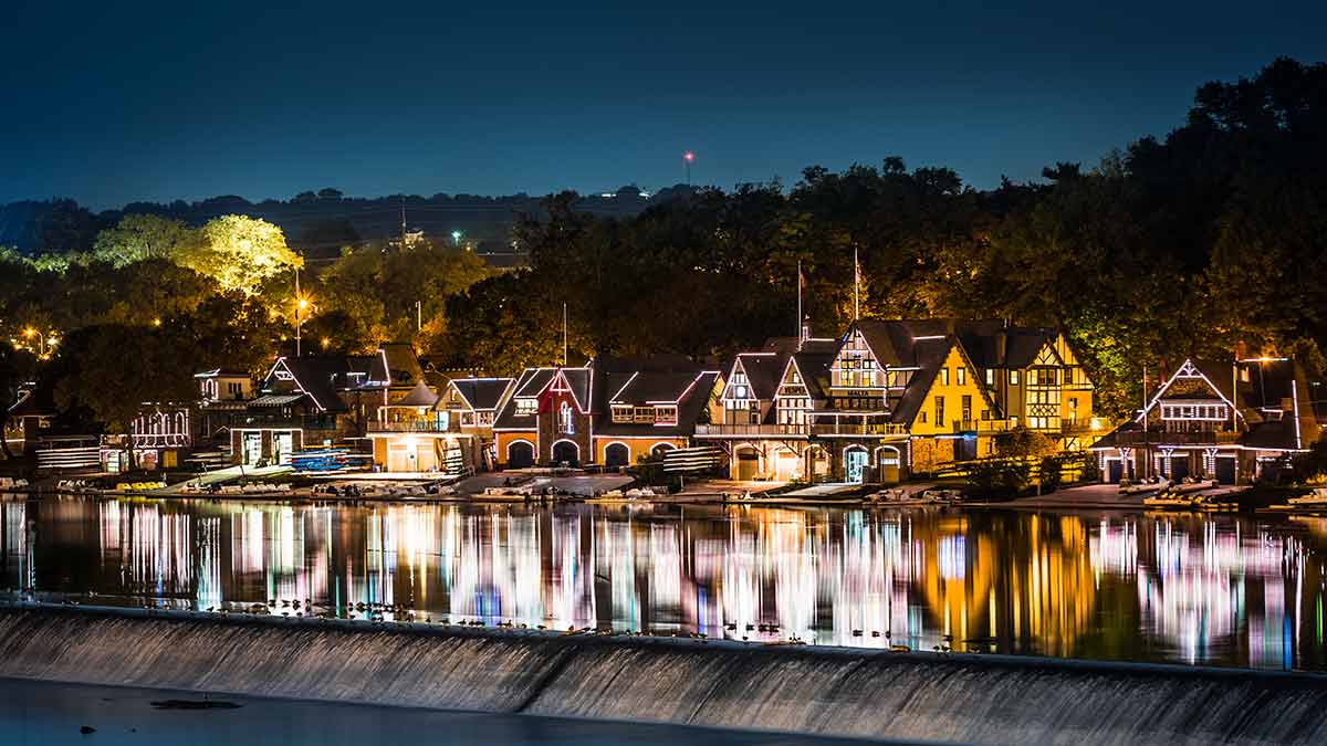 boathouse row philadelphia at night reflections in the water