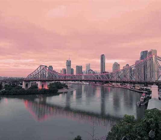 brisbane at night