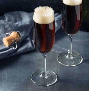 british drinks black velvet cocktail in champagne flutes