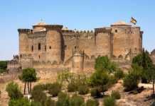 20 Incredible Castles In Spain That Look Straight Out Of A Fairytale castles in spain belmonte castle