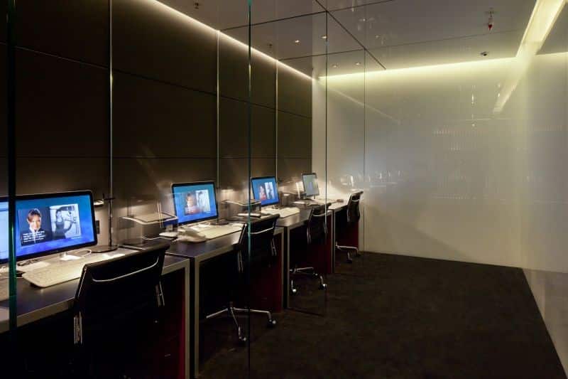 cathay pacific business class computer facilities