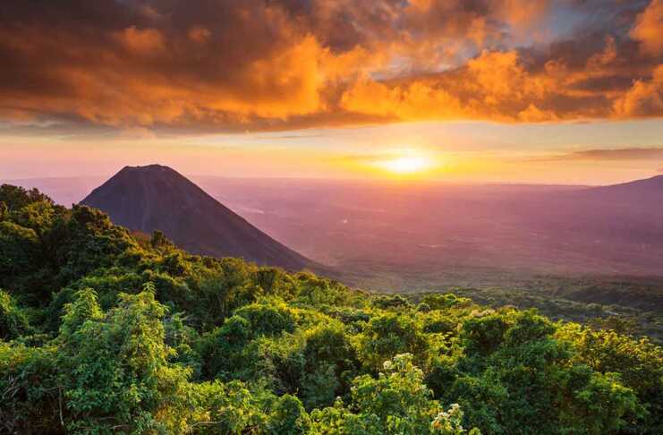 20 Things To Do In El Salvador That Will Change How You See the Country cerro verde national park el salvador