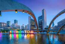 Toronto City Hall And Nathan Phillips Square