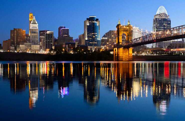 20 Amazing Things To Do In Cincinnati cincinnati skyline at night