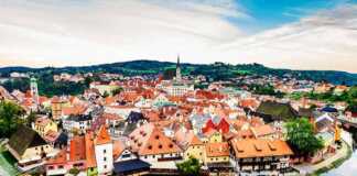 Amazing Cityscape View Of Beautiful Cesky Krumlov