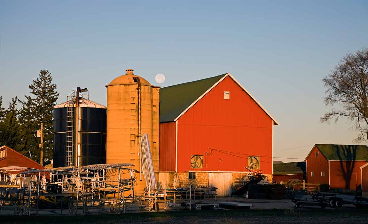 farm buildings in Lincoln Nebraska