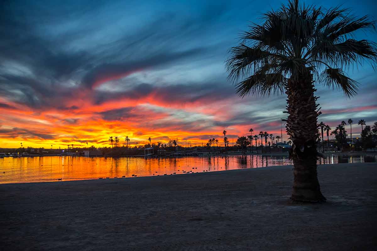 crowded beaches arizona sunset over the lake