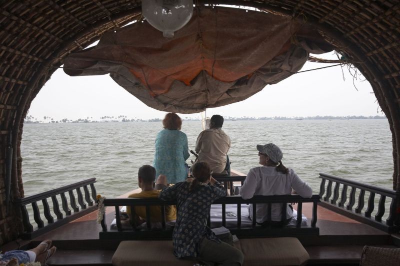 cruising-the-backwaters-in-kerala-india-04
