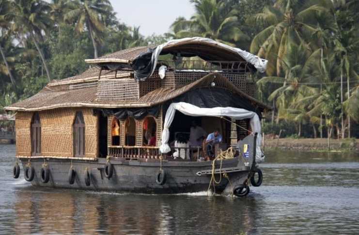 Kerala’s Backwaters Are Even More Beautiful Than You Imagine cruising kerala