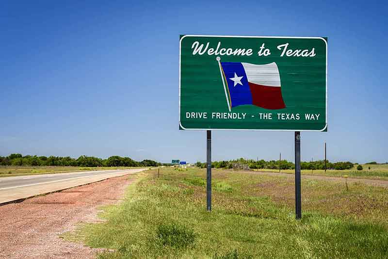 Welcome to Texas state road sign at the state border.