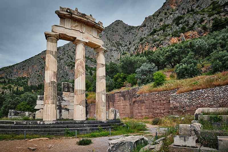 delphi day trips from athens