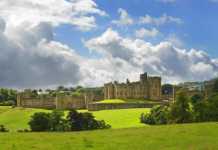 England Landmarks That Never Go Out Of Style englisch landmarks alnwick castle