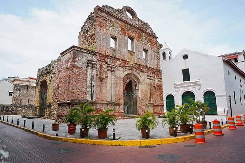 famous landmarks in panama Iglesia y Convent de Santo Domingo