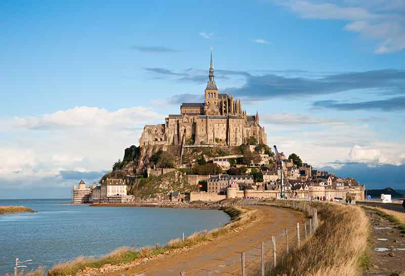 famous monuments in france