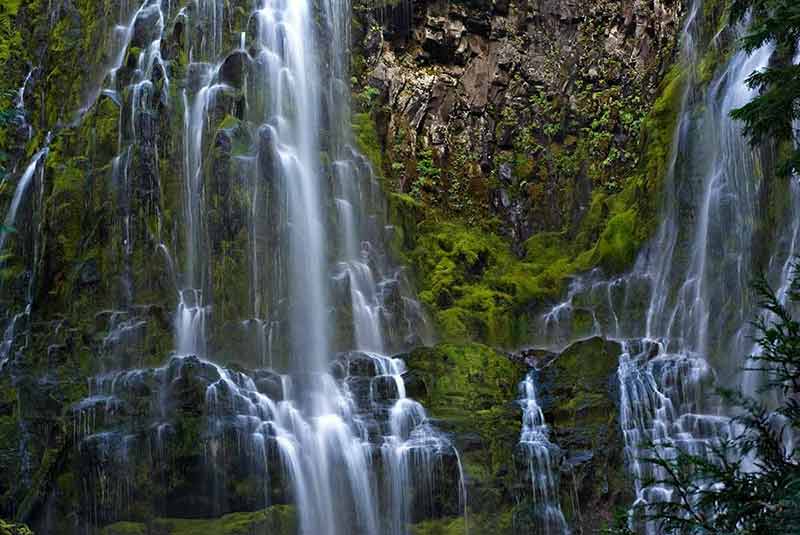 famous waterfalls in oregon
