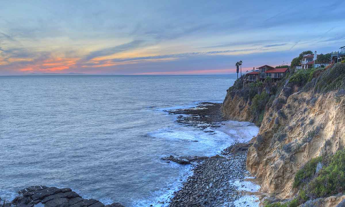 free things to do in Laguna Beach Sunset view of the ocean from the cliffs of Crescent Bay Point Park