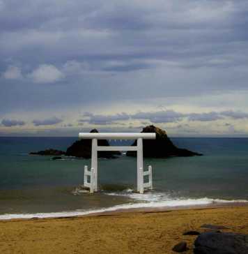 fukuoka things to do Itoshima torii gate